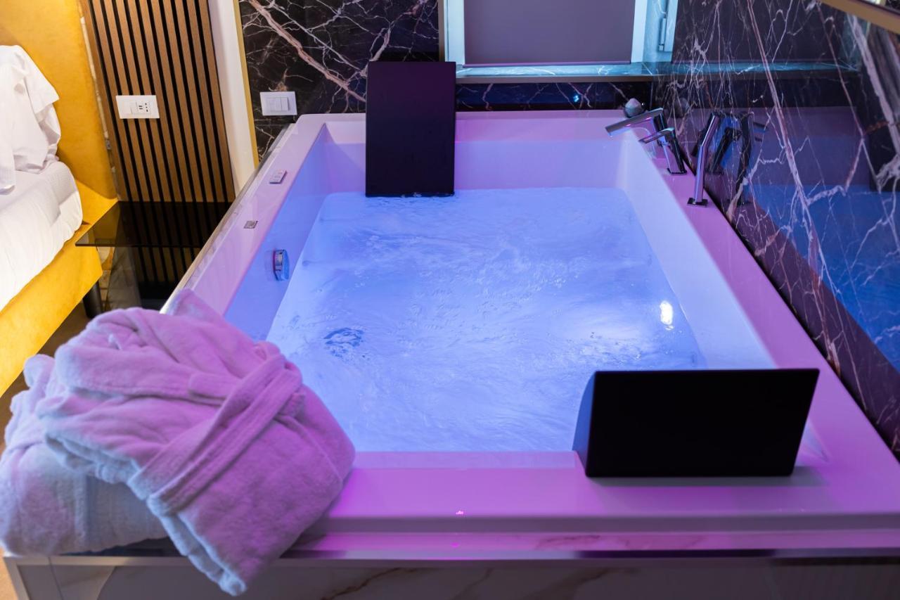 Albadea Suites&jacuzzi Pensión Roma